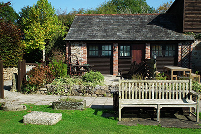 Owl's Roost Holiday Cottage - Sleeps 2 + 2 Children