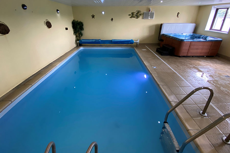 holiday cottages with indoor swimming pool