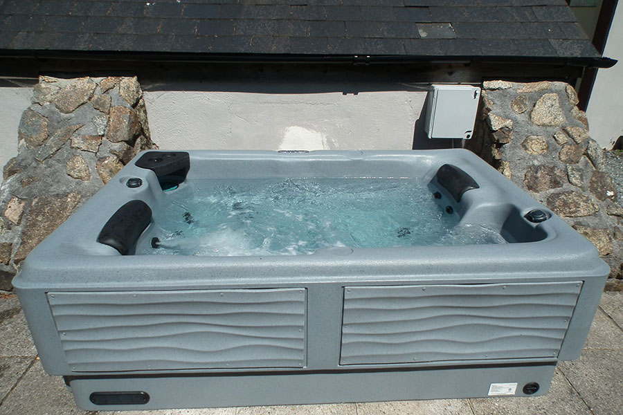 holiday cottage near callington with hot tub
